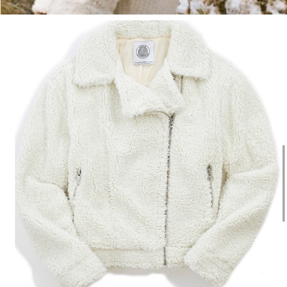 Urban outfitters white Sherpa jacket - Picture 2 of 5
